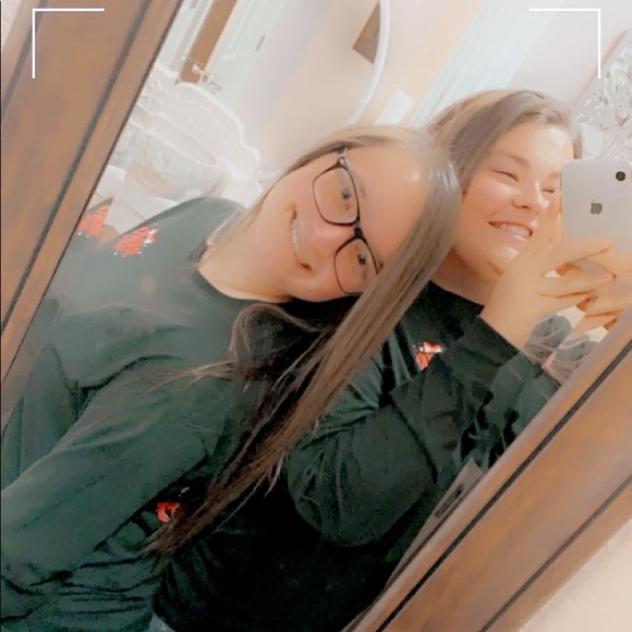 HOWDY FOLKS☺️ - Picture 2 of 12